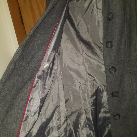 Beautiful thick coat - Picture 4 of 5